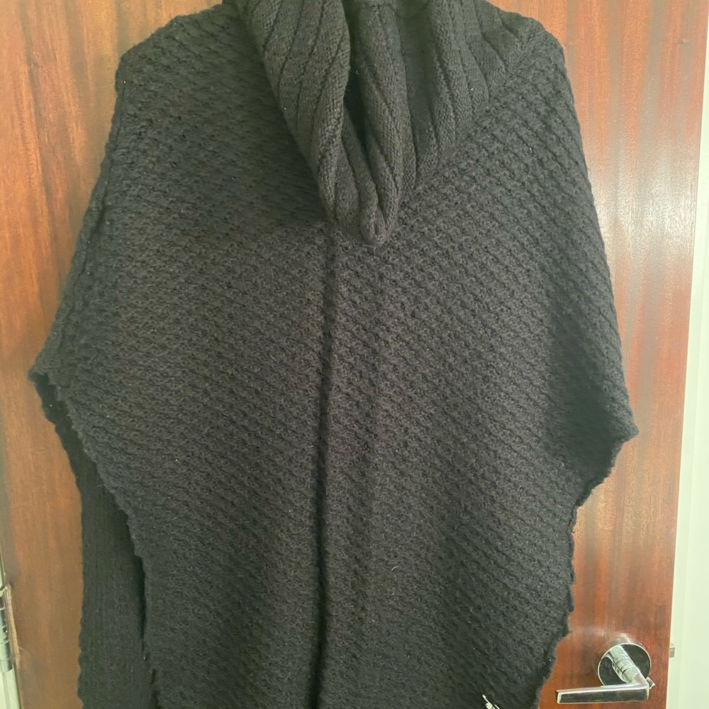 Sweater Cape - Picture 7 of 7